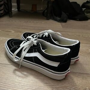 Skate Low Black suede Vans size 7